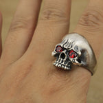 Anillo de Calavera Zirconias Dedo